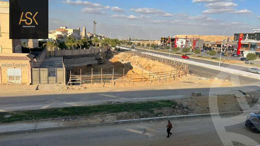 https://aqarmap.com.eg/en/listing/3799953-for-sale-cairo-new-cairo-compounds-revolve-mall-eight-developments
