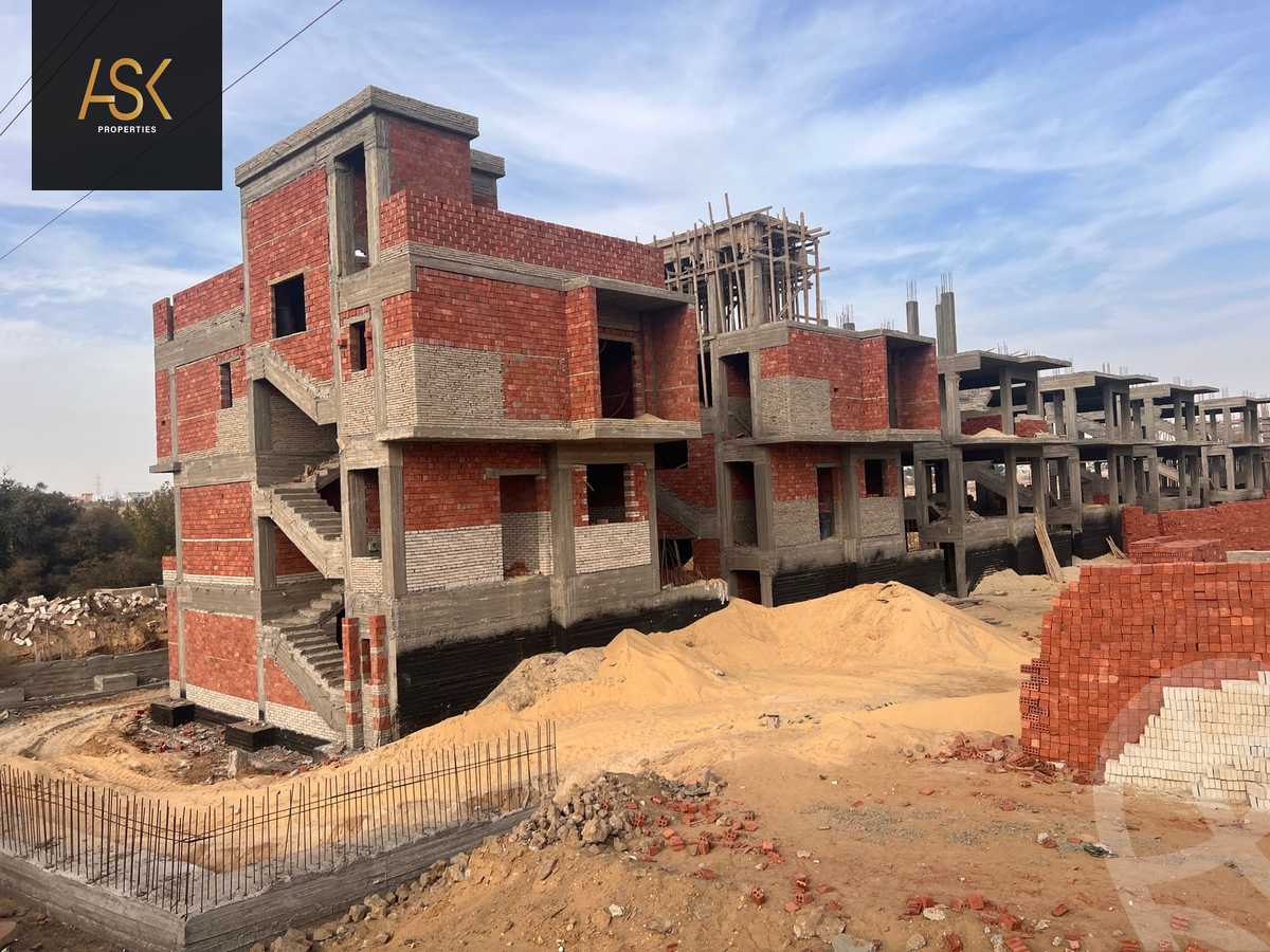 https://aqarmap.com.eg/ar/listing/5597704-for-sale-cairo-el-sheikh-zayed-city-lshykh-zyd-ljdyd-zayed-greens-2-compound-location-development