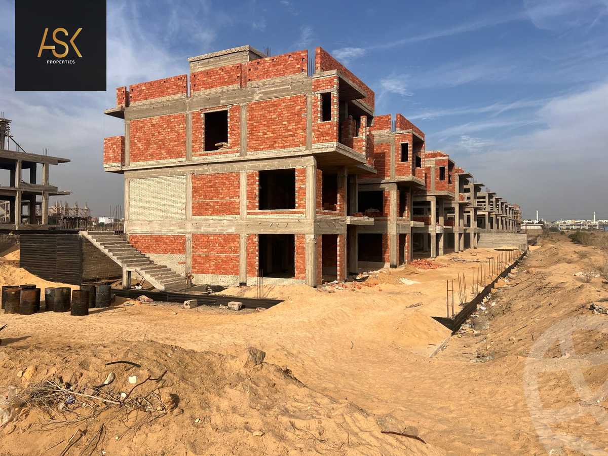 https://aqarmap.com.eg/ar/listing/5597704-for-sale-cairo-el-sheikh-zayed-city-lshykh-zyd-ljdyd-zayed-greens-2-compound-location-development