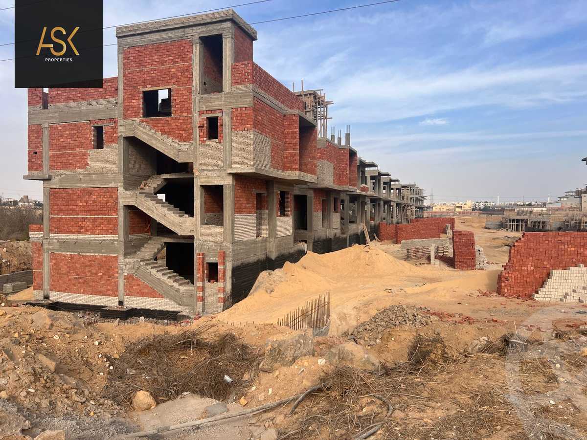https://aqarmap.com.eg/ar/listing/5597704-for-sale-cairo-el-sheikh-zayed-city-lshykh-zyd-ljdyd-zayed-greens-2-compound-location-development