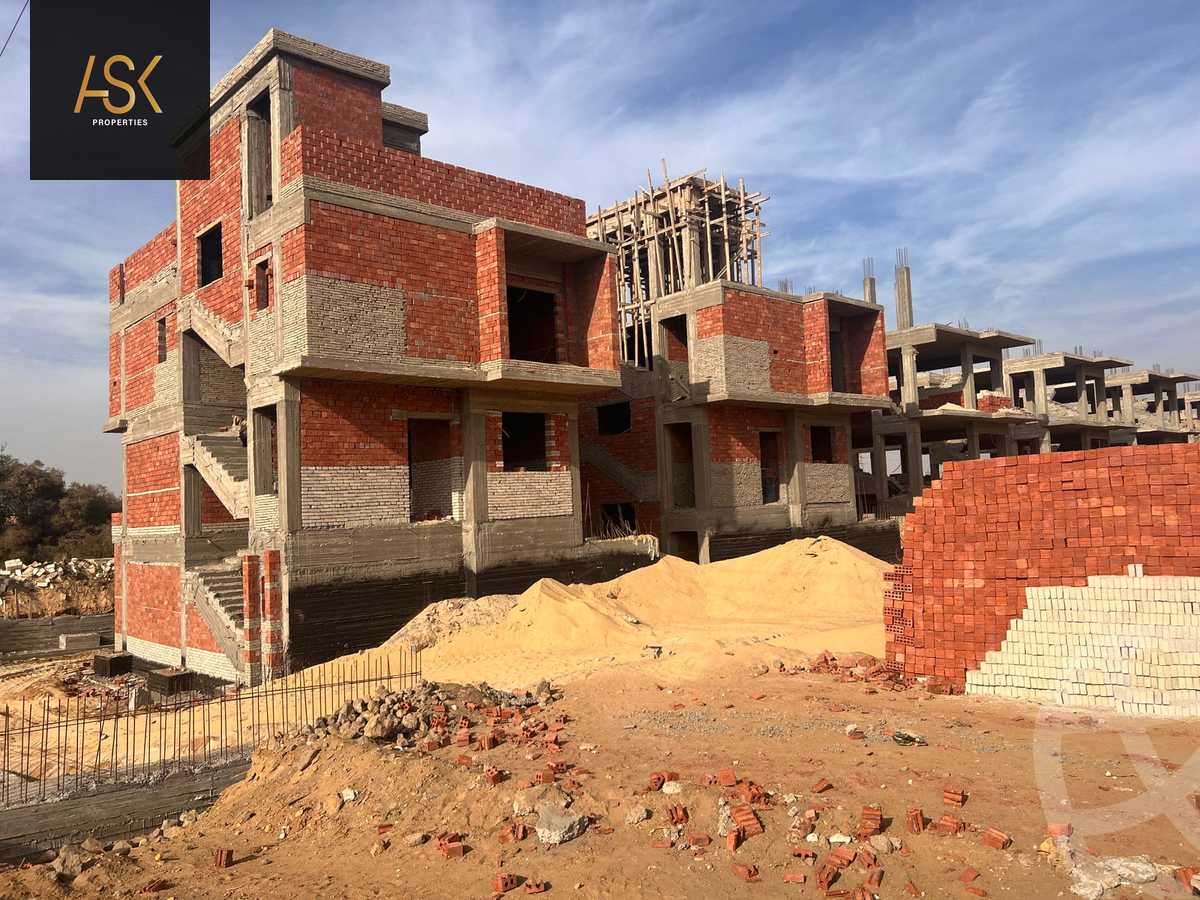 https://aqarmap.com.eg/ar/listing/5597704-for-sale-cairo-el-sheikh-zayed-city-lshykh-zyd-ljdyd-zayed-greens-2-compound-location-development
