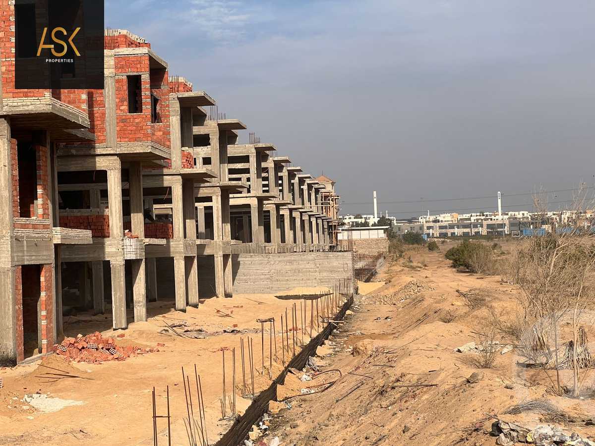 https://aqarmap.com.eg/ar/listing/5597704-for-sale-cairo-el-sheikh-zayed-city-lshykh-zyd-ljdyd-zayed-greens-2-compound-location-development