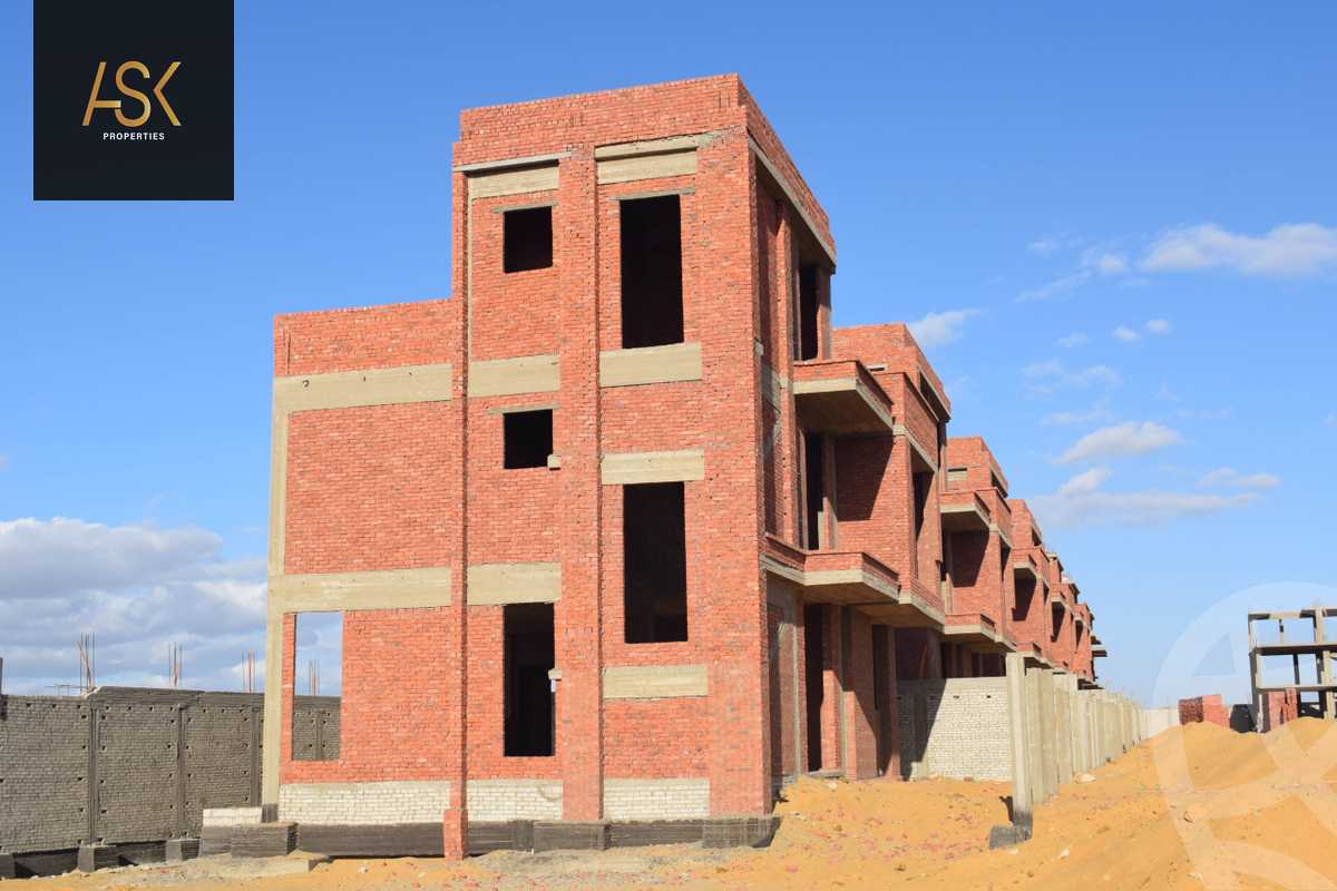 https://aqarmap.com.eg/ar/listing/5618937-for-sale-cairo-el-sheikh-zayed-city-compounds