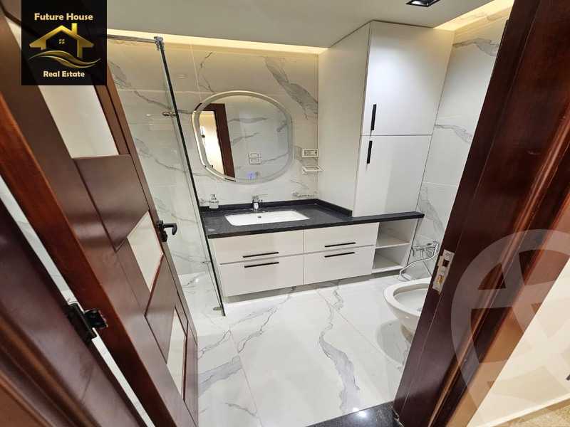 https://aqarmap.com.eg/ar/listing/5707855-for-rent-cairo-el-maadi-compounds-rayhanah-plaza