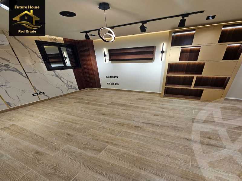 https://aqarmap.com.eg/ar/listing/5707855-for-rent-cairo-el-maadi-compounds-rayhanah-plaza