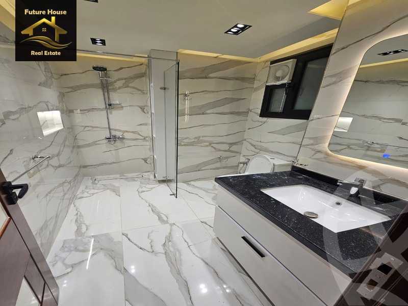 https://aqarmap.com.eg/ar/listing/5714594-for-rent-cairo-el-maadi-compounds-rayhanah-plaza