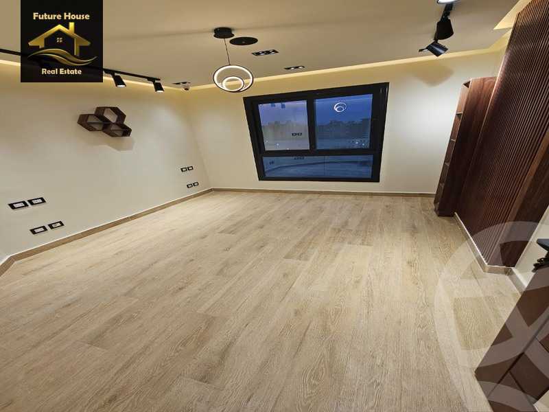 https://aqarmap.com.eg/ar/listing/5714594-for-rent-cairo-el-maadi-compounds-rayhanah-plaza