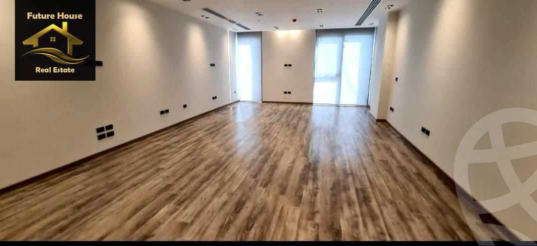 https://aqarmap.com.eg/en/listing/5716694-for-sale-cairo-new-cairo-compounds-hyde-park-business-district