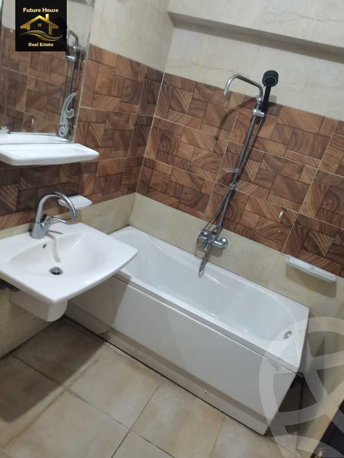 https://aqarmap.com.eg/en/listing/5728316-for-rent-cairo-el-maadi-kornish-el-maadi-brj-thmn