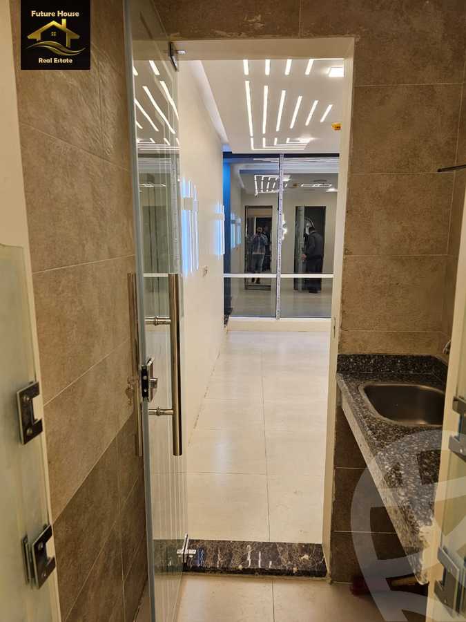 https://aqarmap.com.eg/en/listing/5805745-for-rent-cairo-new-cairo-compounds-kyrw-kbytl-sntr-ktlyst-llttwyr