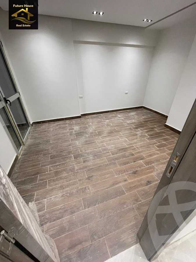 https://aqarmap.com.eg/en/listing/5811898-for-rent-cairo-new-cairo-el-kattameya-compounds-in-kattameya-crystal-plaza