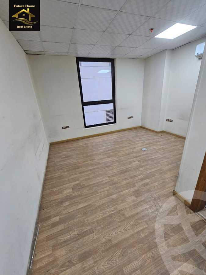 https://aqarmap.com.eg/en/listing/5825554-for-rent-cairo-el-maadi-compounds-rayhanah-plaza