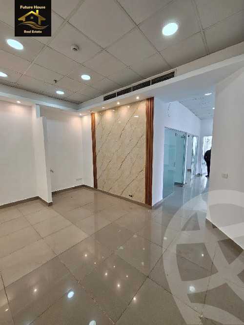 https://aqarmap.com.eg/ar/listing/5825896-for-rent-cairo-el-maadi-compounds-rayhanah-plaza