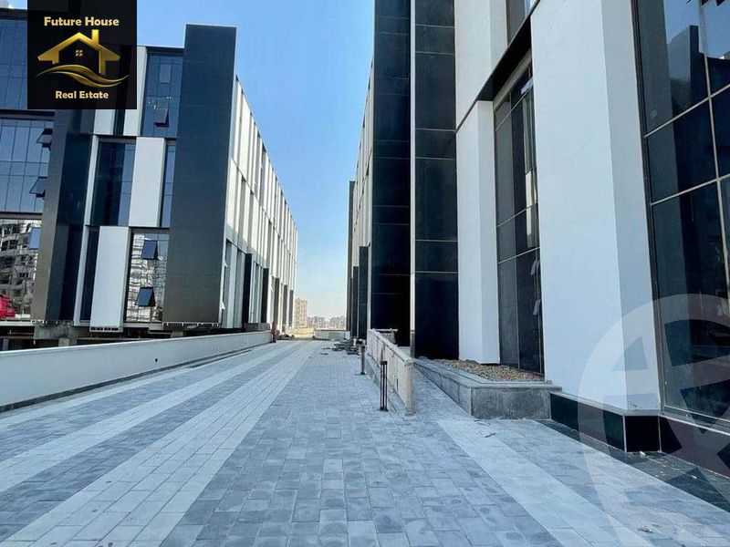 https://aqarmap.com.eg/en/listing/5849423-for-rent-cairo-new-cairo-compounds-hyde-park-business-district
