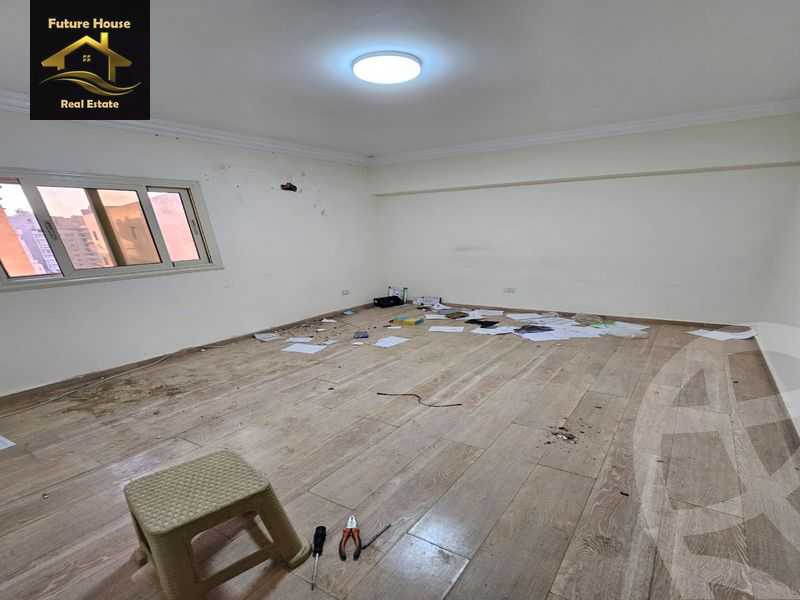 https://aqarmap.com.eg/ar/listing/5863353-for-rent-cairo-el-maadi-compounds-rayhanah-plaza
