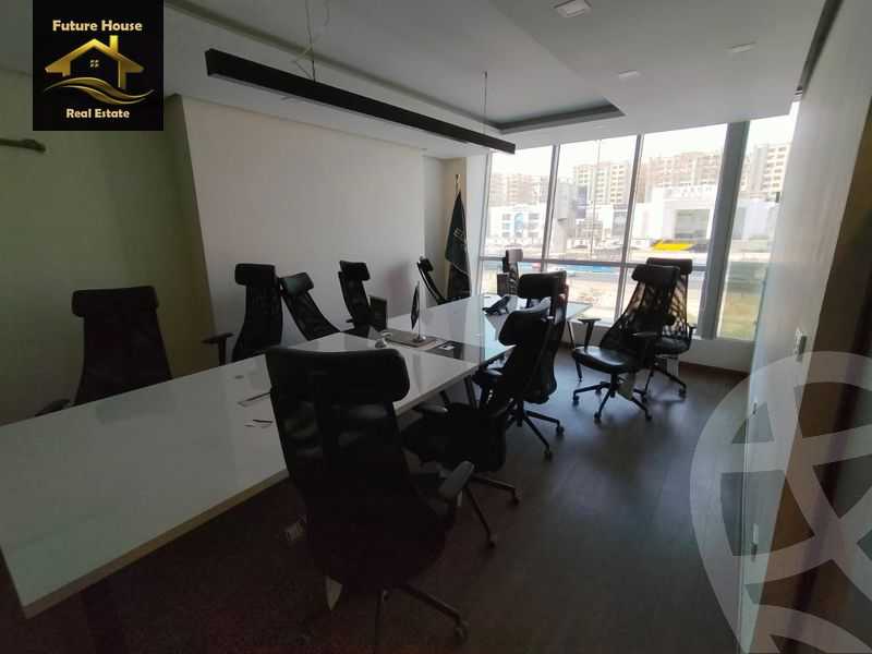 https://aqarmap.com.eg/ar/listing/5864821-for-rent-cairo-el-maadi-compounds-rayhanah-plaza