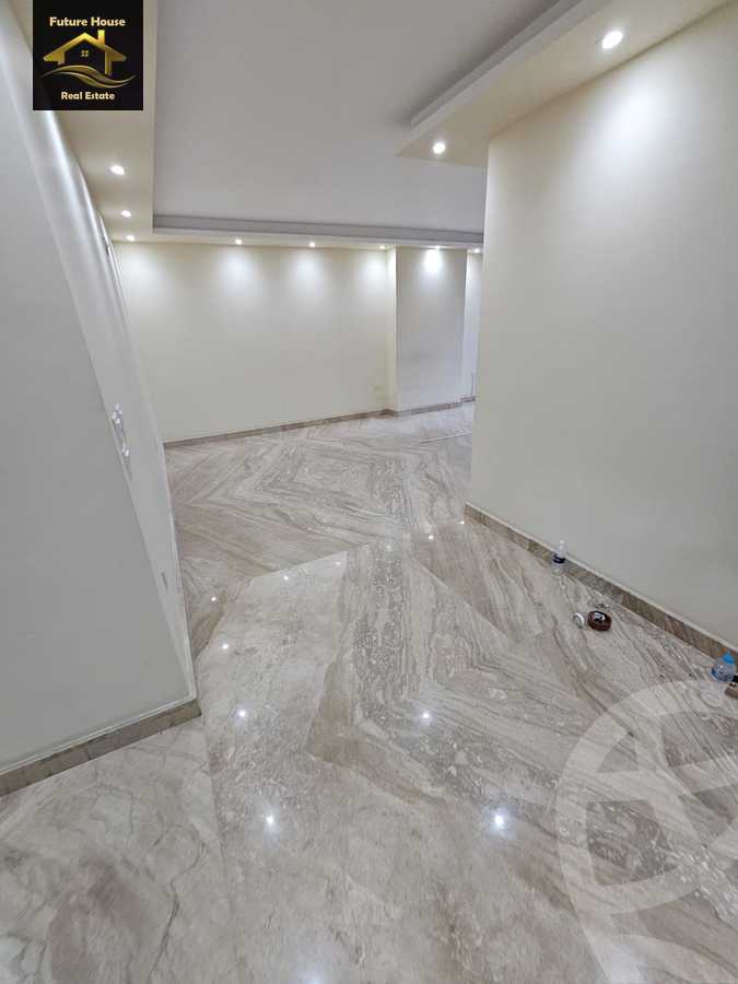 https://aqarmap.com.eg/en/listing/5872103-for-rent-cairo-el-maadi-compounds-rayhanah-plaza
