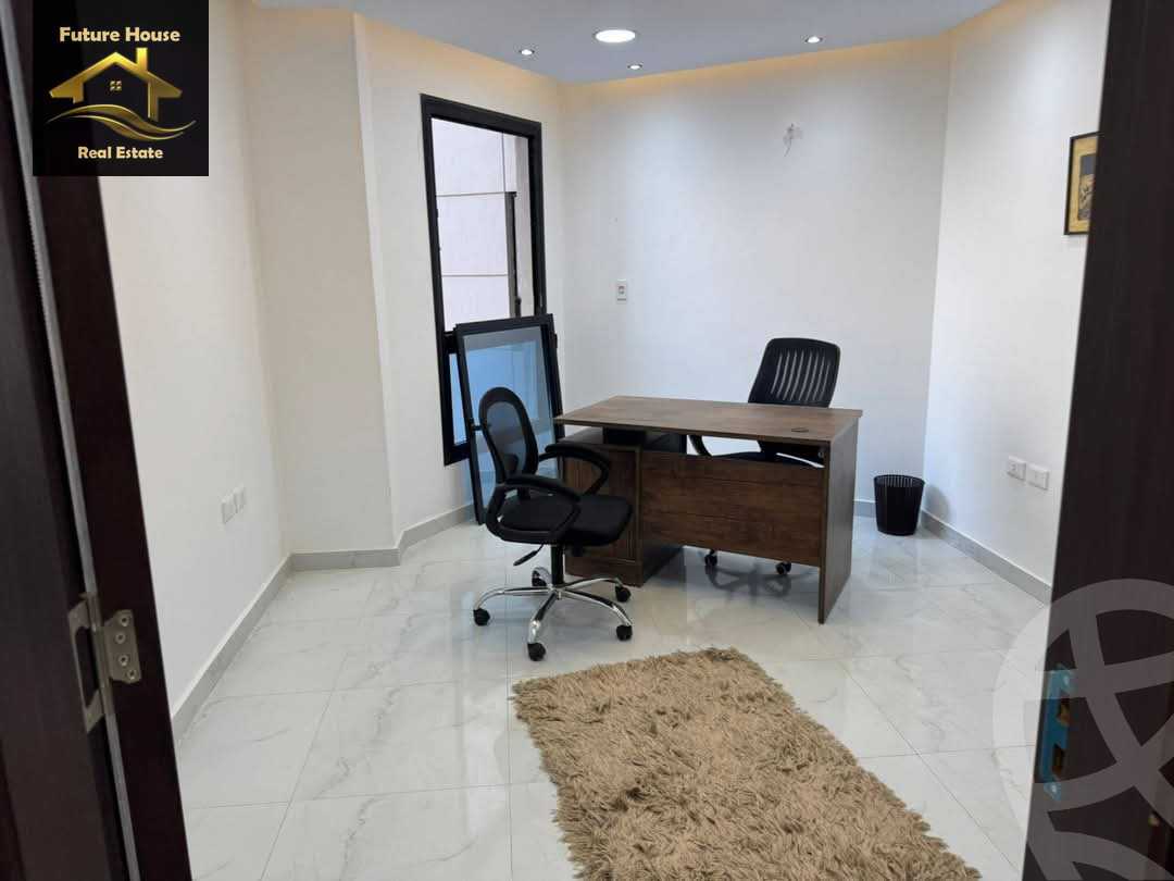 https://aqarmap.com.eg/ar/listing/5882195-for-rent-cairo-el-maadi-compounds-rayhanah-plaza