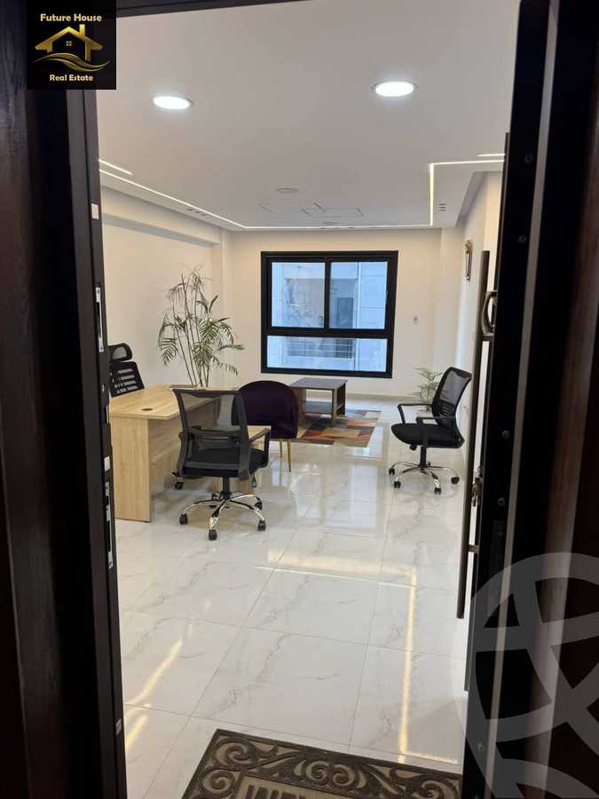 https://aqarmap.com.eg/ar/listing/5882195-for-rent-cairo-el-maadi-compounds-rayhanah-plaza