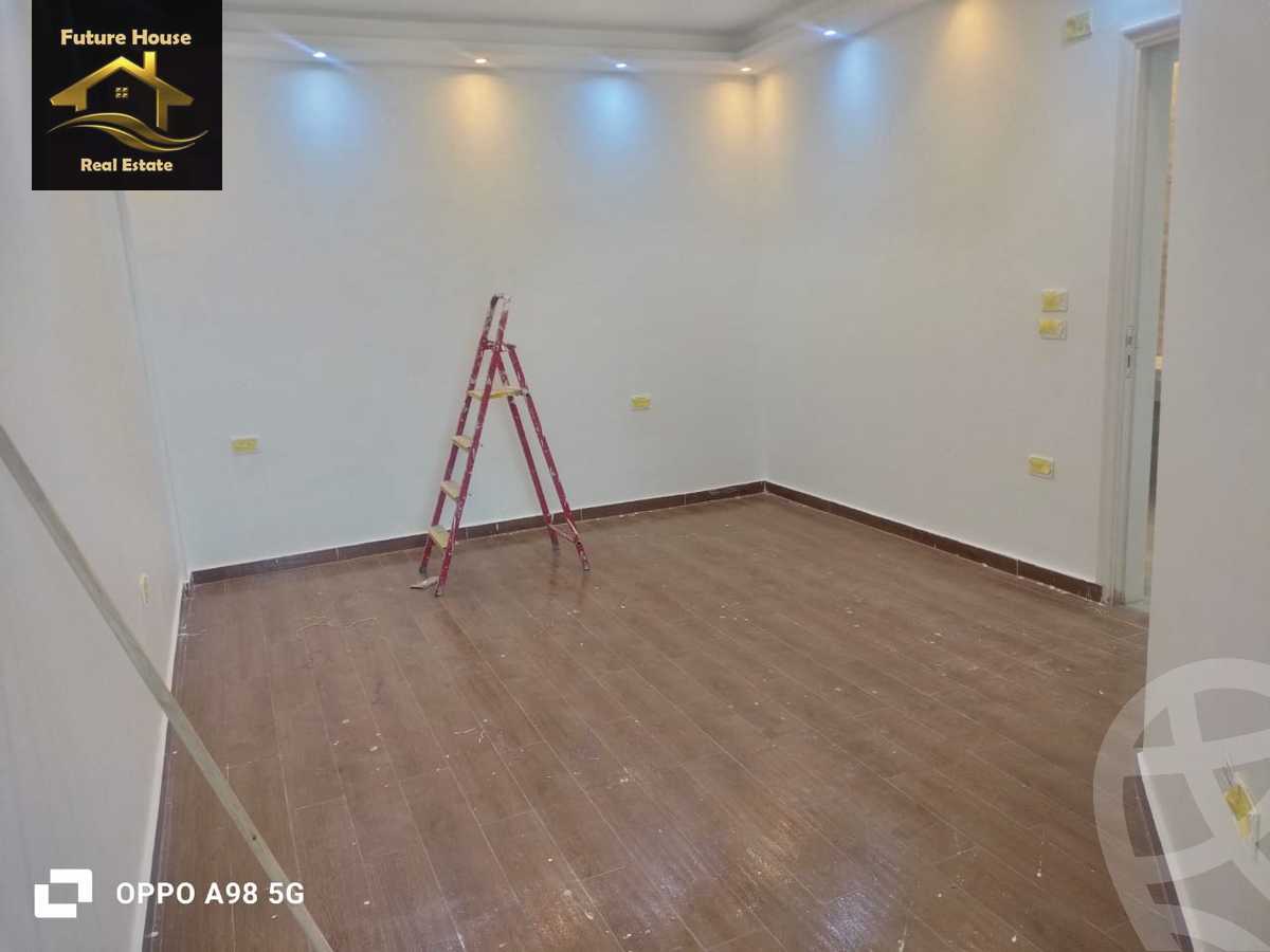 https://aqarmap.com.eg/ar/listing/5914122-for-rent-cairo-el-maadi-compounds-rayhanah-plaza