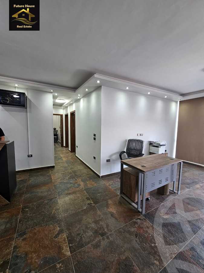 https://aqarmap.com.eg/en/listing/6044432-for-rent-cairo-el-maadi-compounds-rayhanah-plaza