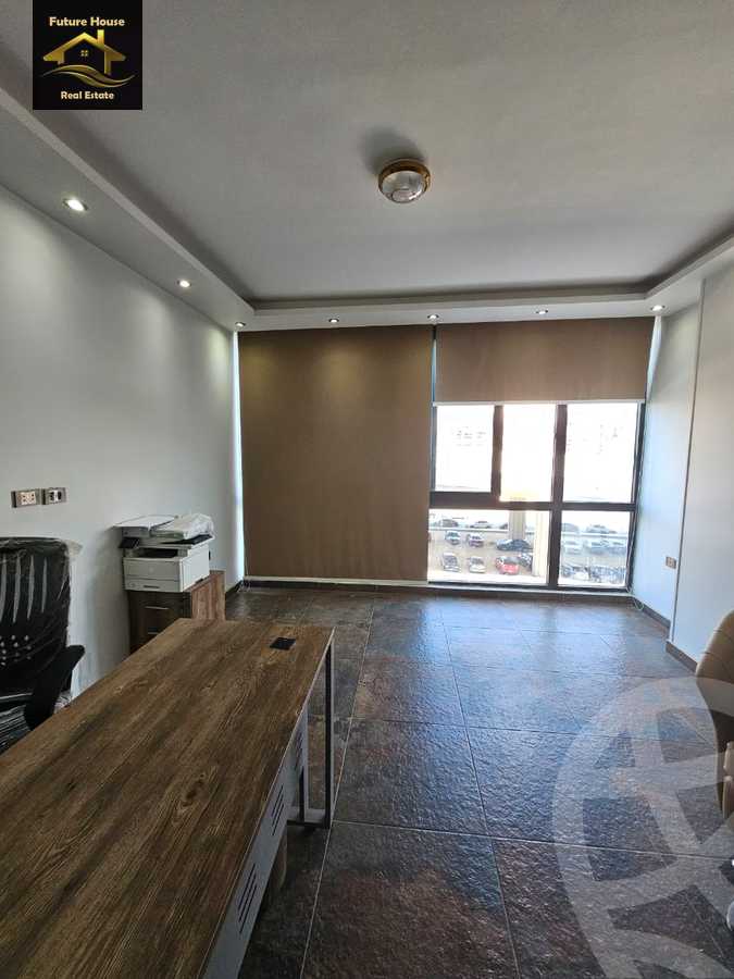 https://aqarmap.com.eg/en/listing/6044432-for-rent-cairo-el-maadi-compounds-rayhanah-plaza