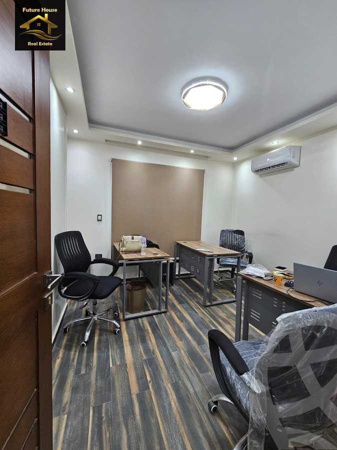 https://aqarmap.com.eg/en/listing/6044432-for-rent-cairo-el-maadi-compounds-rayhanah-plaza