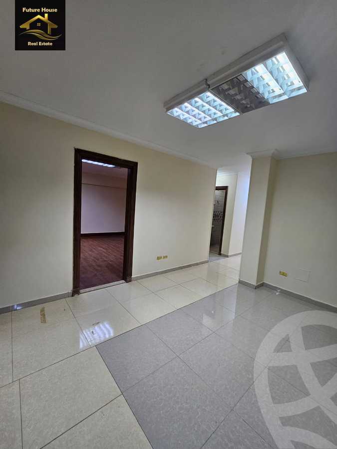 https://aqarmap.com.eg/en/listing/6044452-for-rent-cairo-el-maadi-compounds-rayhanah-plaza