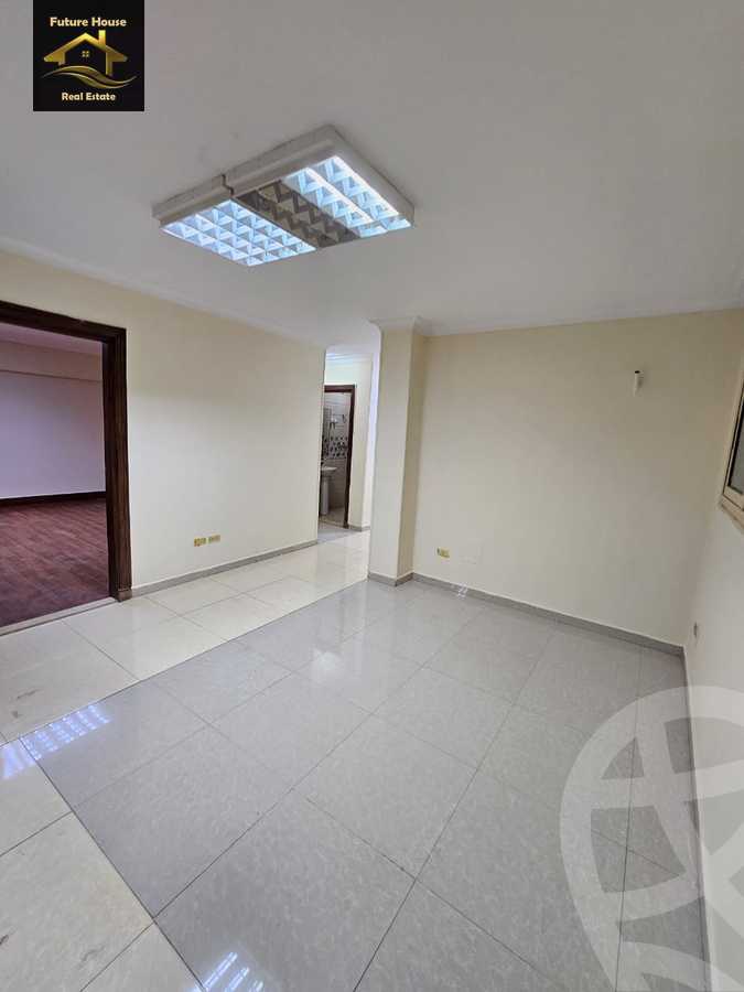 https://aqarmap.com.eg/en/listing/6044452-for-rent-cairo-el-maadi-compounds-rayhanah-plaza