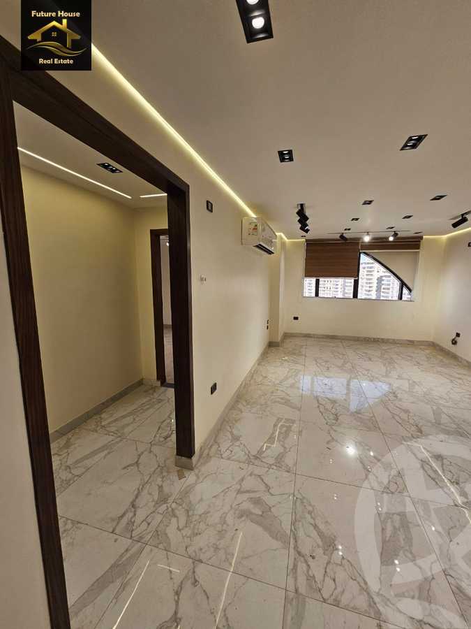 https://aqarmap.com.eg/ar/listing/6046291-for-rent-cairo-el-maadi-compounds-maadi-grand-mall