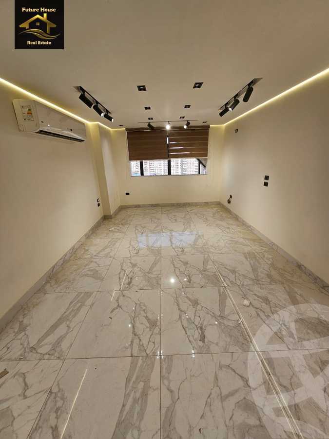 https://aqarmap.com.eg/ar/listing/6046291-for-rent-cairo-el-maadi-compounds-maadi-grand-mall
