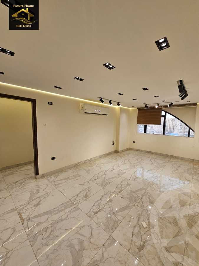 https://aqarmap.com.eg/ar/listing/6046291-for-rent-cairo-el-maadi-compounds-maadi-grand-mall