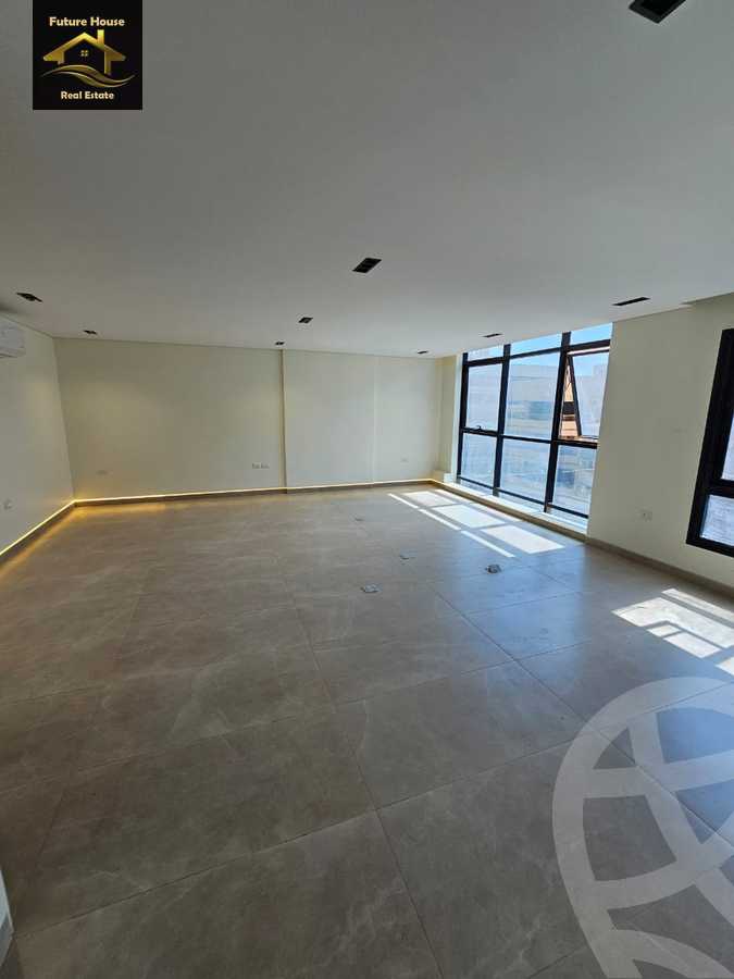 https://aqarmap.com.eg/ar/listing/6167581-for-rent-cairo-el-maadi-compounds-rayhanah-plaza
