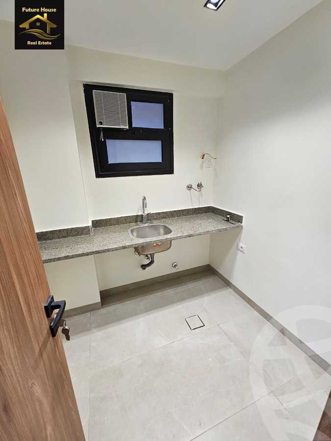 https://aqarmap.com.eg/ar/listing/6167581-for-rent-cairo-el-maadi-compounds-rayhanah-plaza