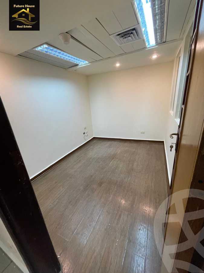 https://aqarmap.com.eg/ar/listing/6202502-for-rent-cairo-el-maadi-kornish-el-maadi-brj-thmn