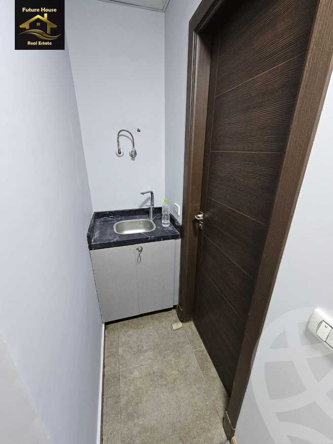 https://aqarmap.com.eg/ar/listing/6372429-for-sale-cairo-el-maadi-compounds-kmbwnd-wn-qtmyh-m-mr-lmrshdy