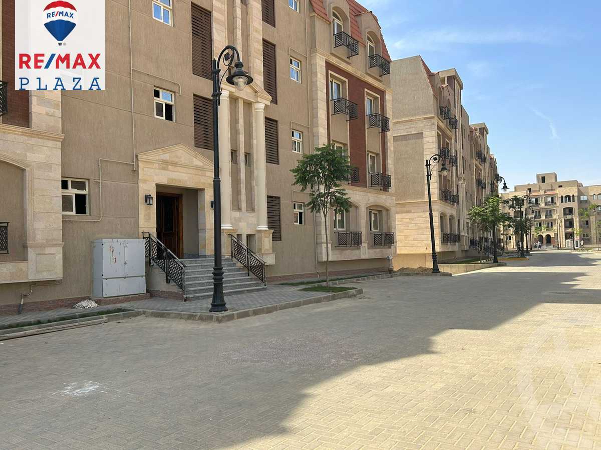 https://aqarmap.com.eg/en/listing/5773639-for-sale-cairo-new-cairo-compounds-rock-vera