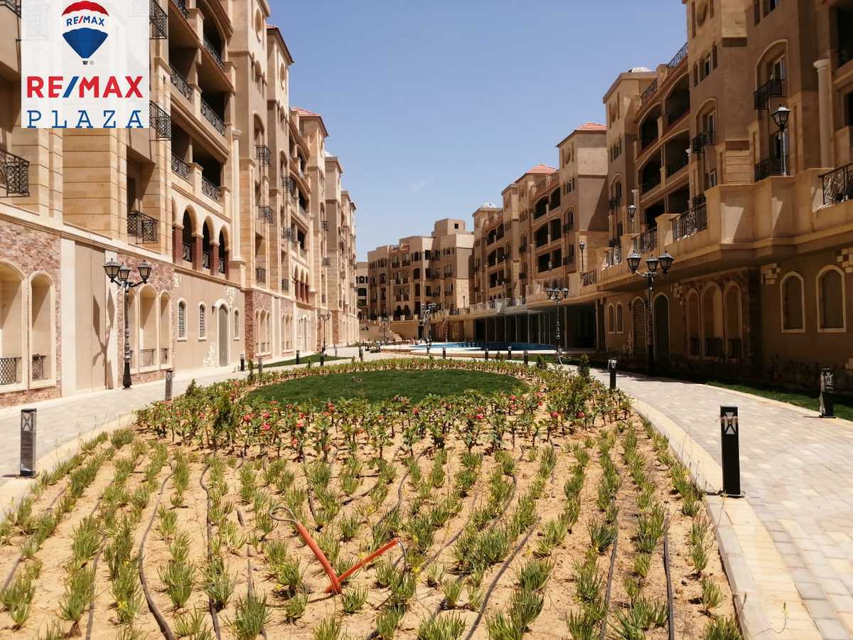 https://aqarmap.com.eg/en/listing/5773639-for-sale-cairo-new-cairo-compounds-rock-vera