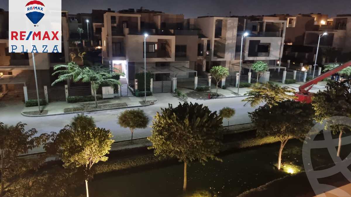 https://aqarmap.com.eg/en/listing/5755525-for-sale-cairo-new-cairo-compounds-fifth-square
