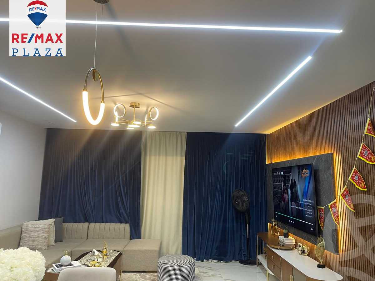 https://aqarmap.com.eg/ar/listing/5759354-for-sale-cairo-new-cairo-compounds-hyde-park-park-corner-hyde-park