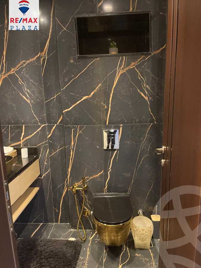 https://aqarmap.com.eg/ar/listing/5759354-for-sale-cairo-new-cairo-compounds-hyde-park-park-corner-hyde-park
