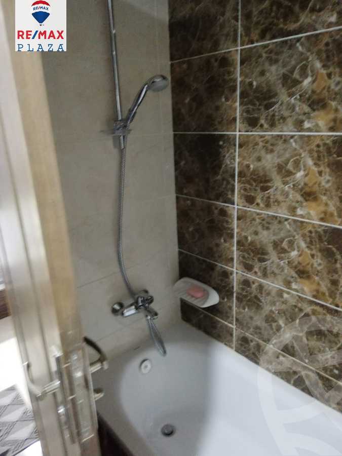 https://aqarmap.com.eg/en/listing/5762555-for-rent-cairo-new-cairo-compounds-park-mall-arab-development