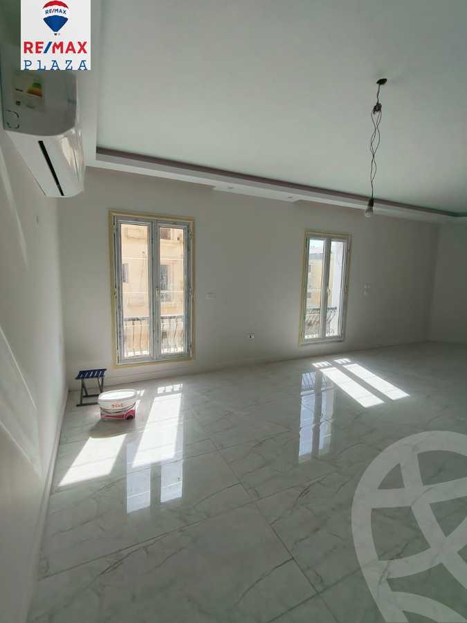 https://aqarmap.com.eg/en/listing/5785888-for-rent-cairo-new-cairo-compounds-mountain-view-hyde-park