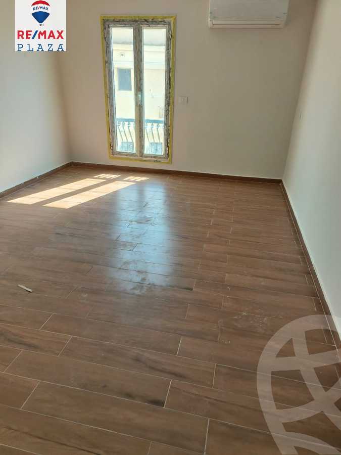https://aqarmap.com.eg/en/listing/5785888-for-rent-cairo-new-cairo-compounds-mountain-view-hyde-park