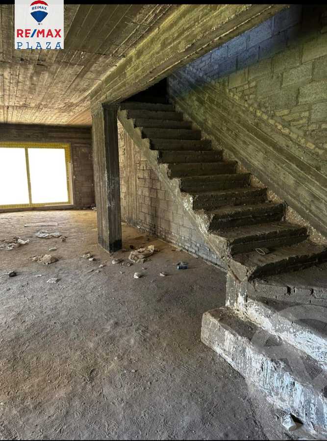 https://aqarmap.com.eg/en/listing/5794278-for-sale-cairo-new-cairo-compounds-mountain-view-hyde-park