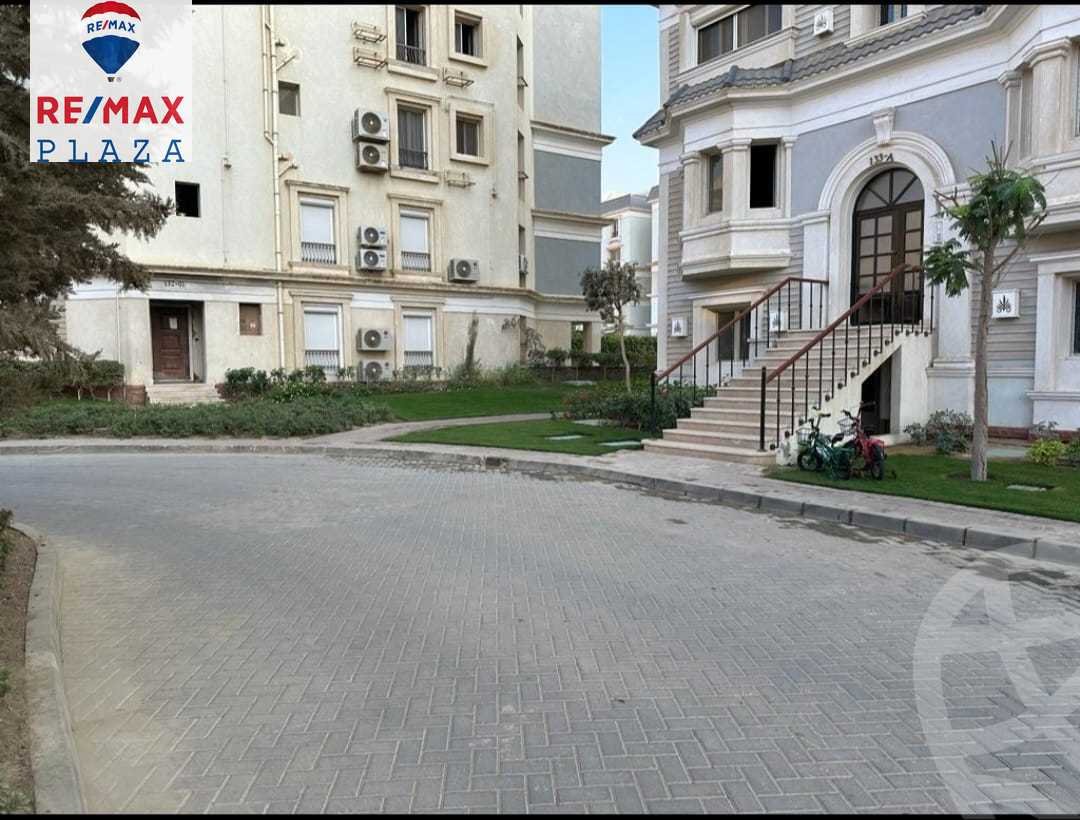 https://aqarmap.com.eg/en/listing/5794278-for-sale-cairo-new-cairo-compounds-mountain-view-hyde-park