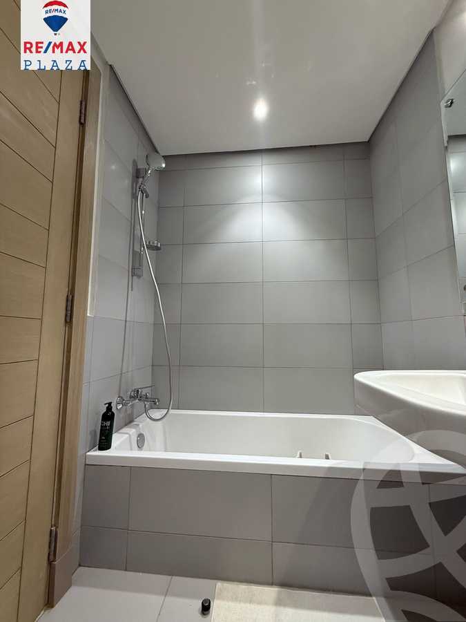 https://aqarmap.com.eg/ar/listing/5795391-for-rent-cairo-new-cairo-compounds-mivida-mivida-parcel