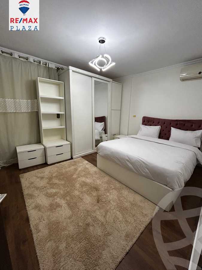 https://aqarmap.com.eg/ar/listing/5795562-for-rent-cairo-new-cairo-lrhb-city-phase-4-mohammed-farid-st