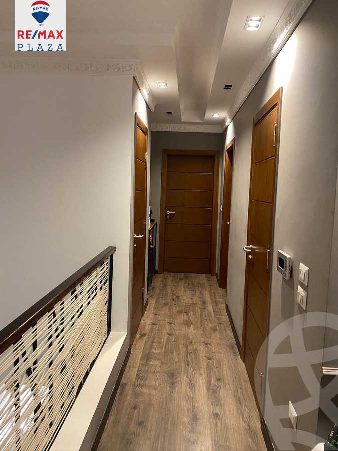 https://aqarmap.com.eg/en/listing/5854044-for-sale-cairo-new-cairo-compounds-mountain-view-hyde-park