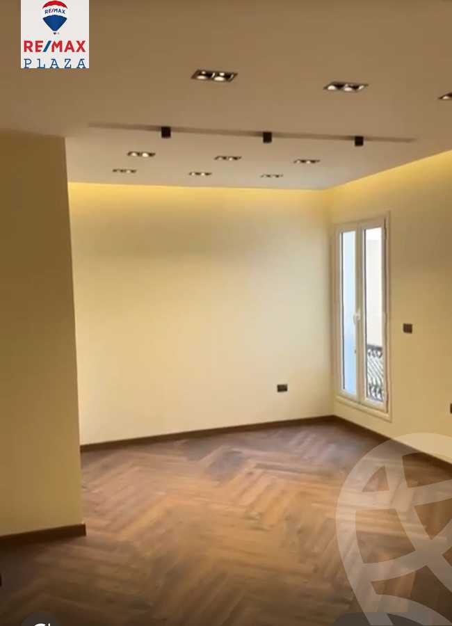https://aqarmap.com.eg/en/listing/5854098-for-sale-cairo-new-cairo-compounds-mountain-view-hyde-park